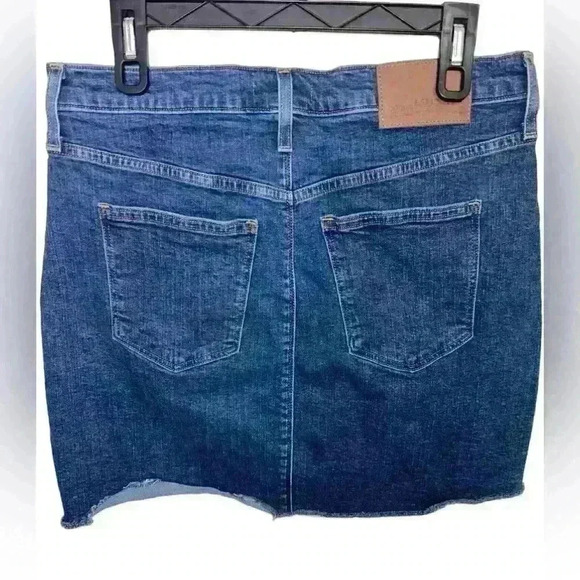 J. Crew Mercantile Raw Edge Hem Denim Mini Skirt Cutoff Frayed  Women's Size 8 - Picture 4 of 7